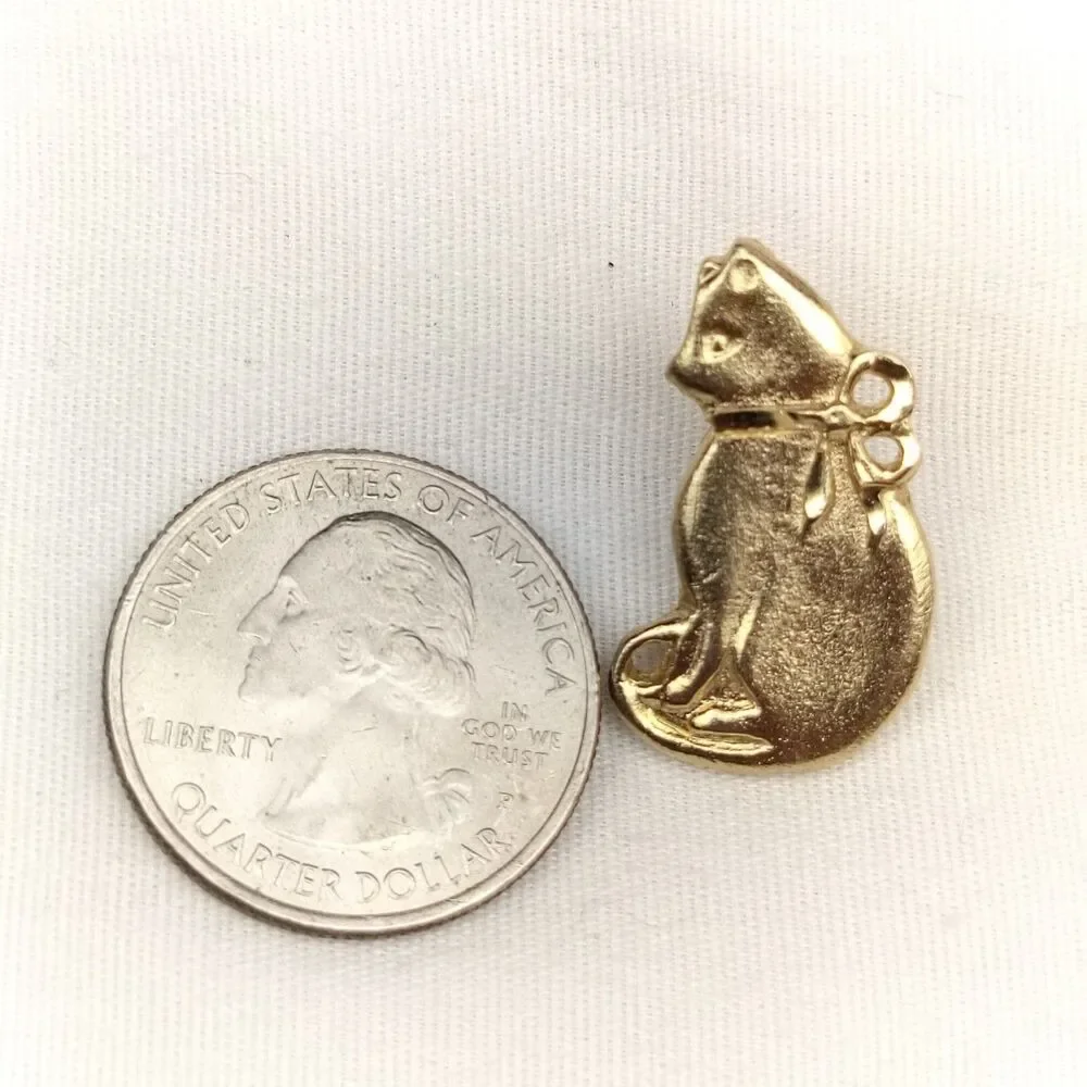 Gold Brooch Pin Animal Lover Sitting Cat Design Cute Charming